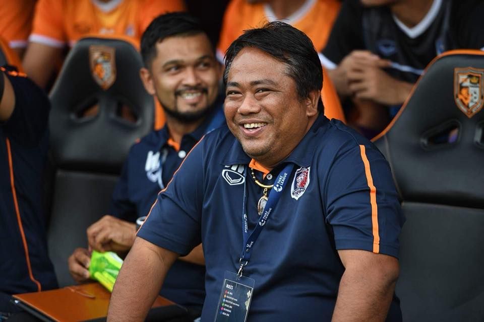 จเด็จ มีลาภ