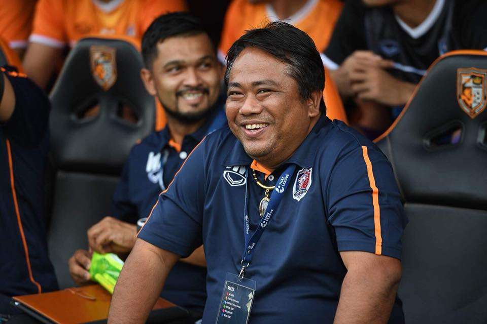 จเด็จ มีลาภ