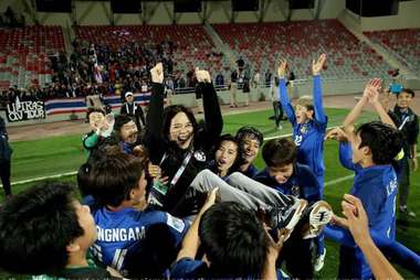 นวลพรรณ ล่ำซำ