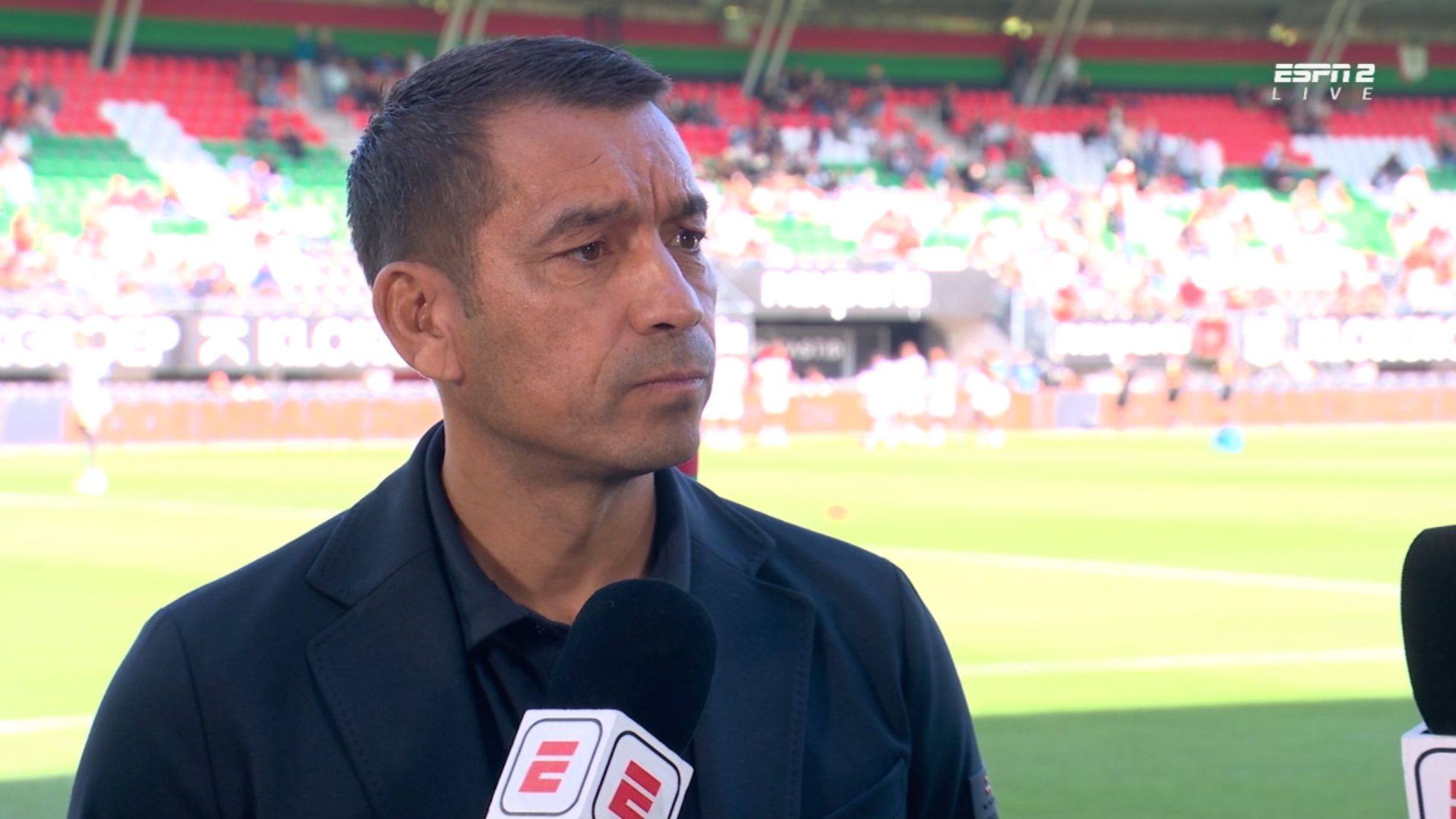 Van Bronckhorst: "Ouvi do clube que Hadj Moussa..."