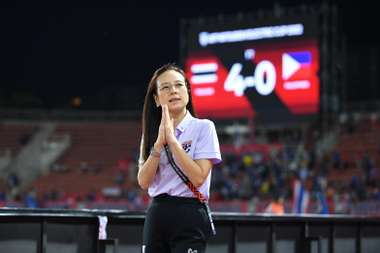 นวลพรรณ ล่ำซำ