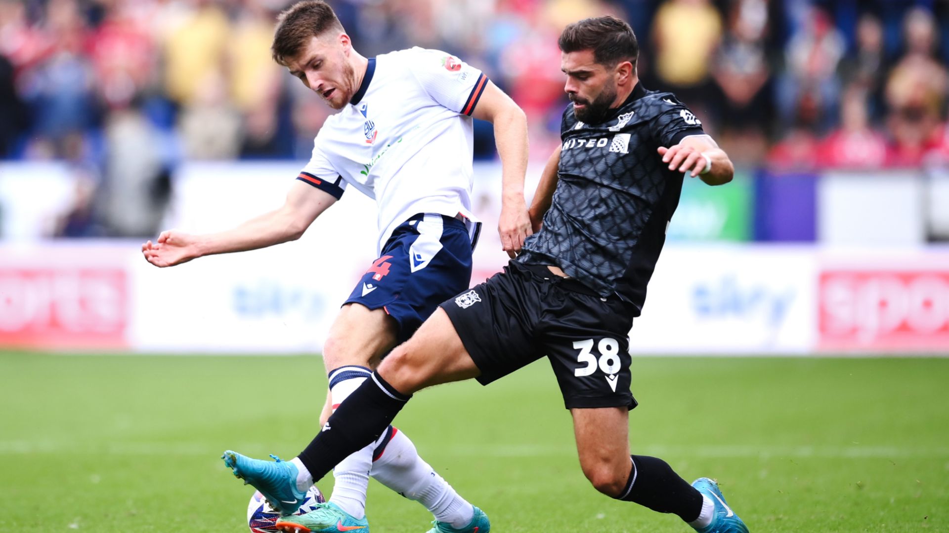 Elliot Lee Wrexham 2024-25