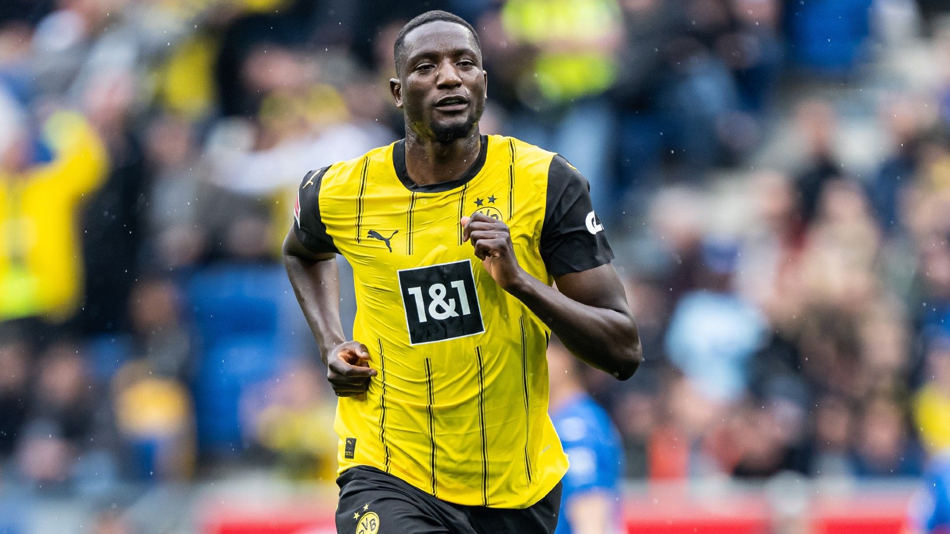  Serhou Guirass celebrates after scoring