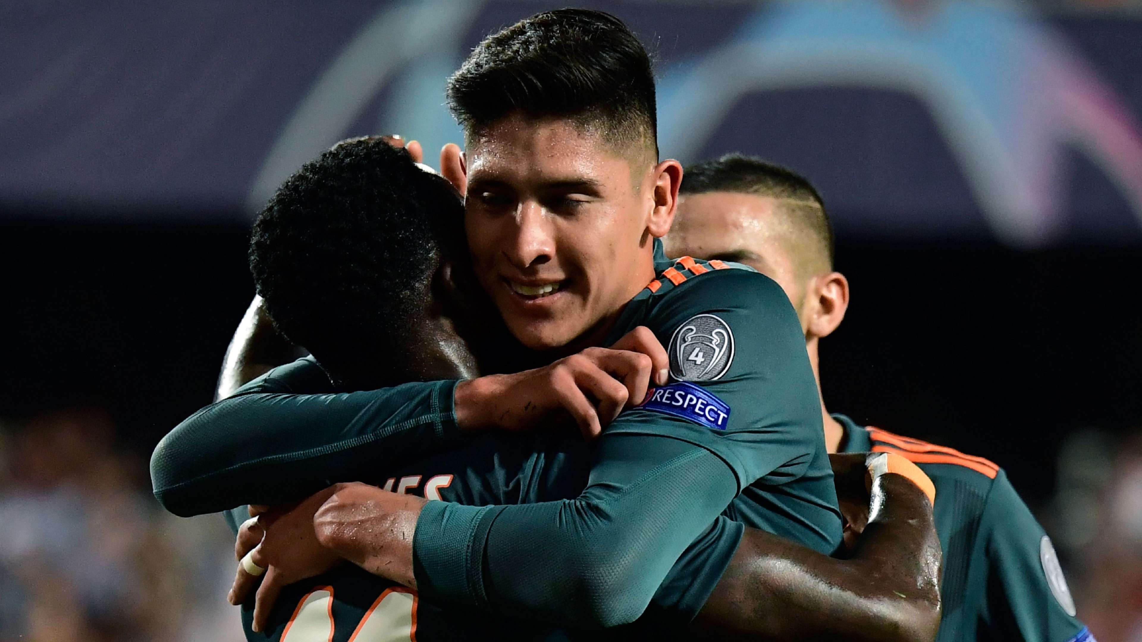 Quincy Promes Edson Alvarez Valencia Ajax UCL 02102019