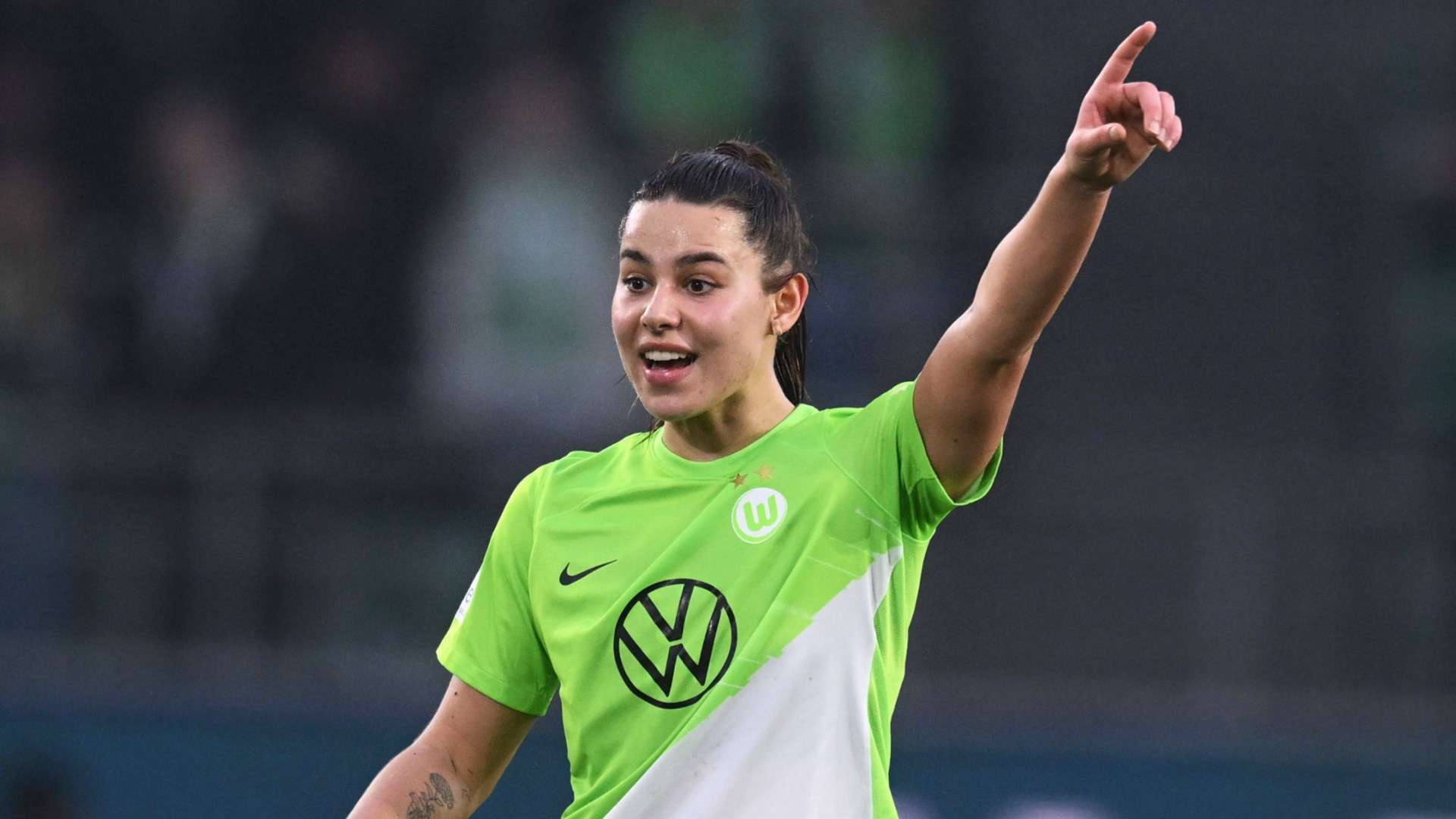 Lena Oberdorf Wolfsburg Women 2023-24