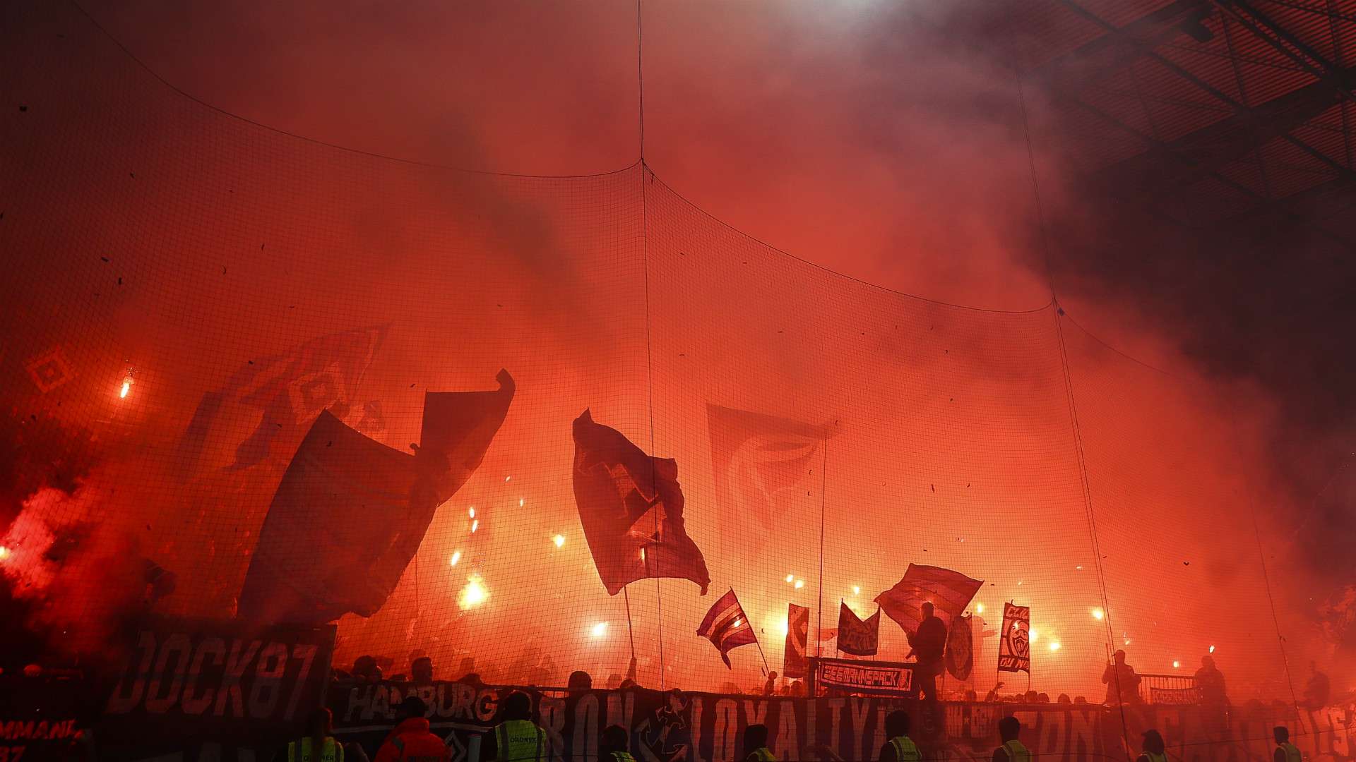 Hamburger SV fans flares 2019
