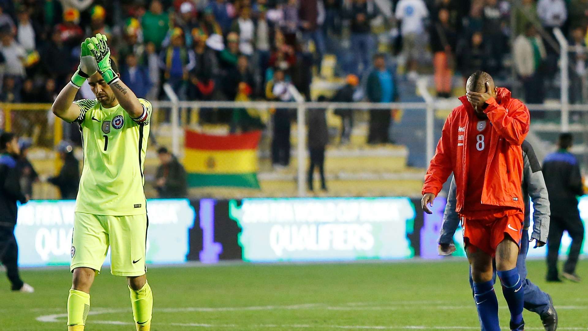 Claudio Bravo - Arturo Vidal