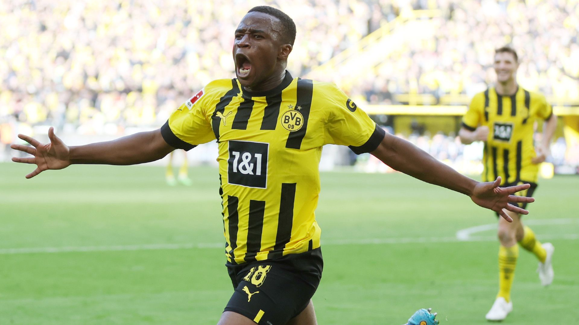 YOUSSOUFA MOUKOKO BORUSSIA DORTMUND BUNDESLIGA 17092022