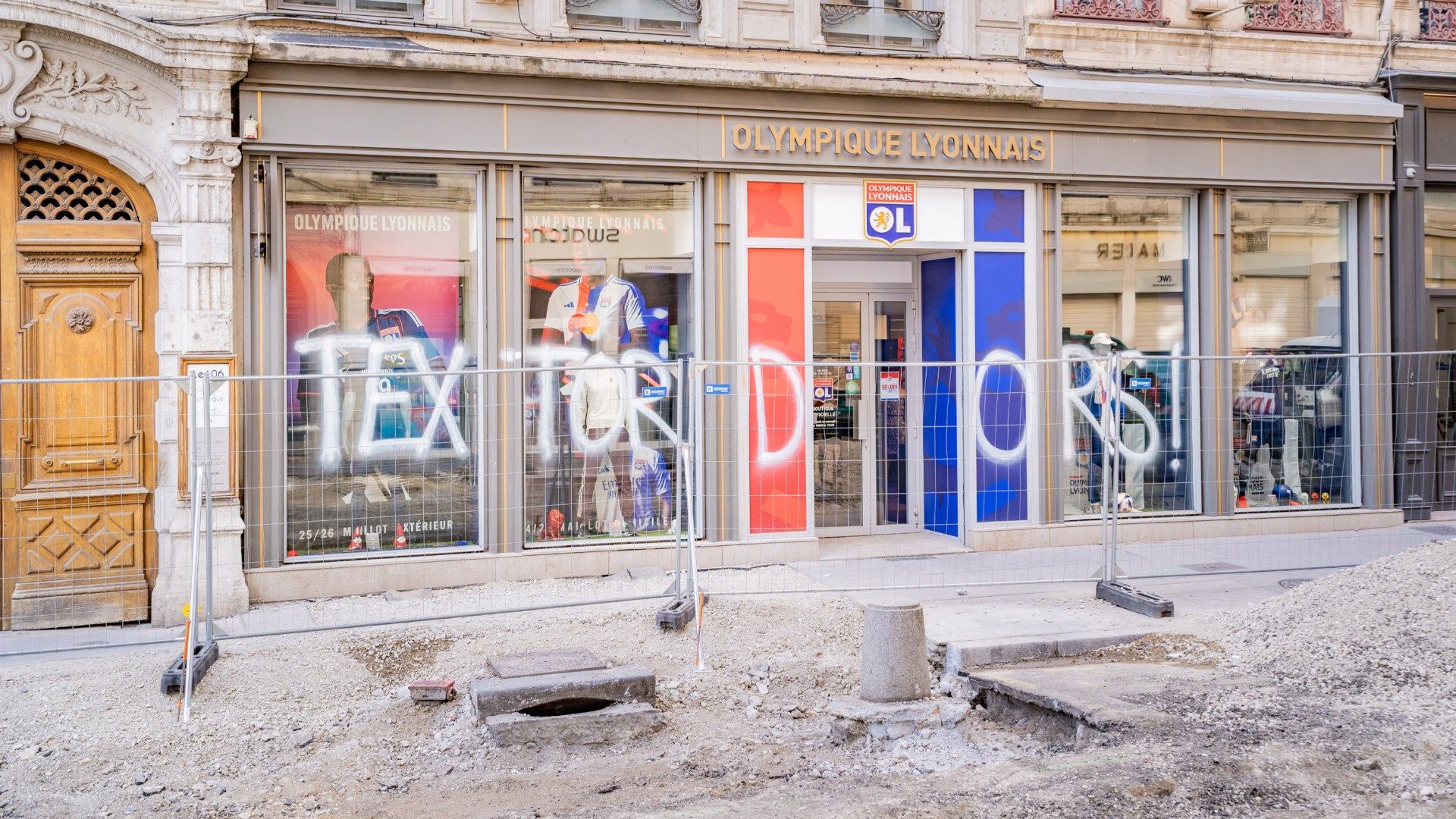 Olympique Lyon fans John Textor 2025