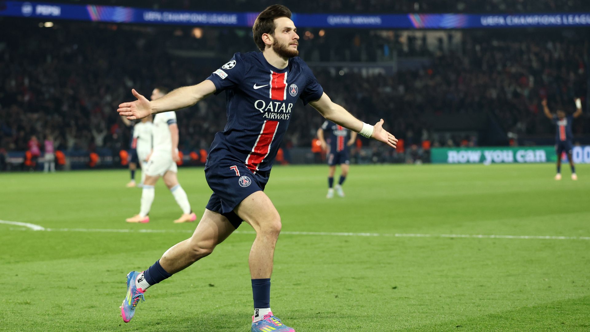 Kvaratskhelia PSG Aston Villa Champions League