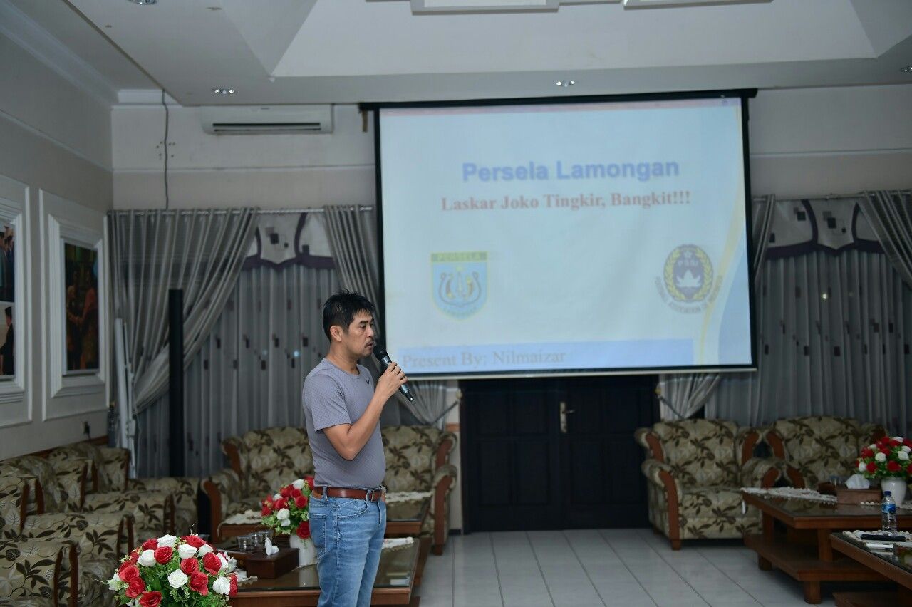 Nilmaizar presentasi di Persela Lamongan