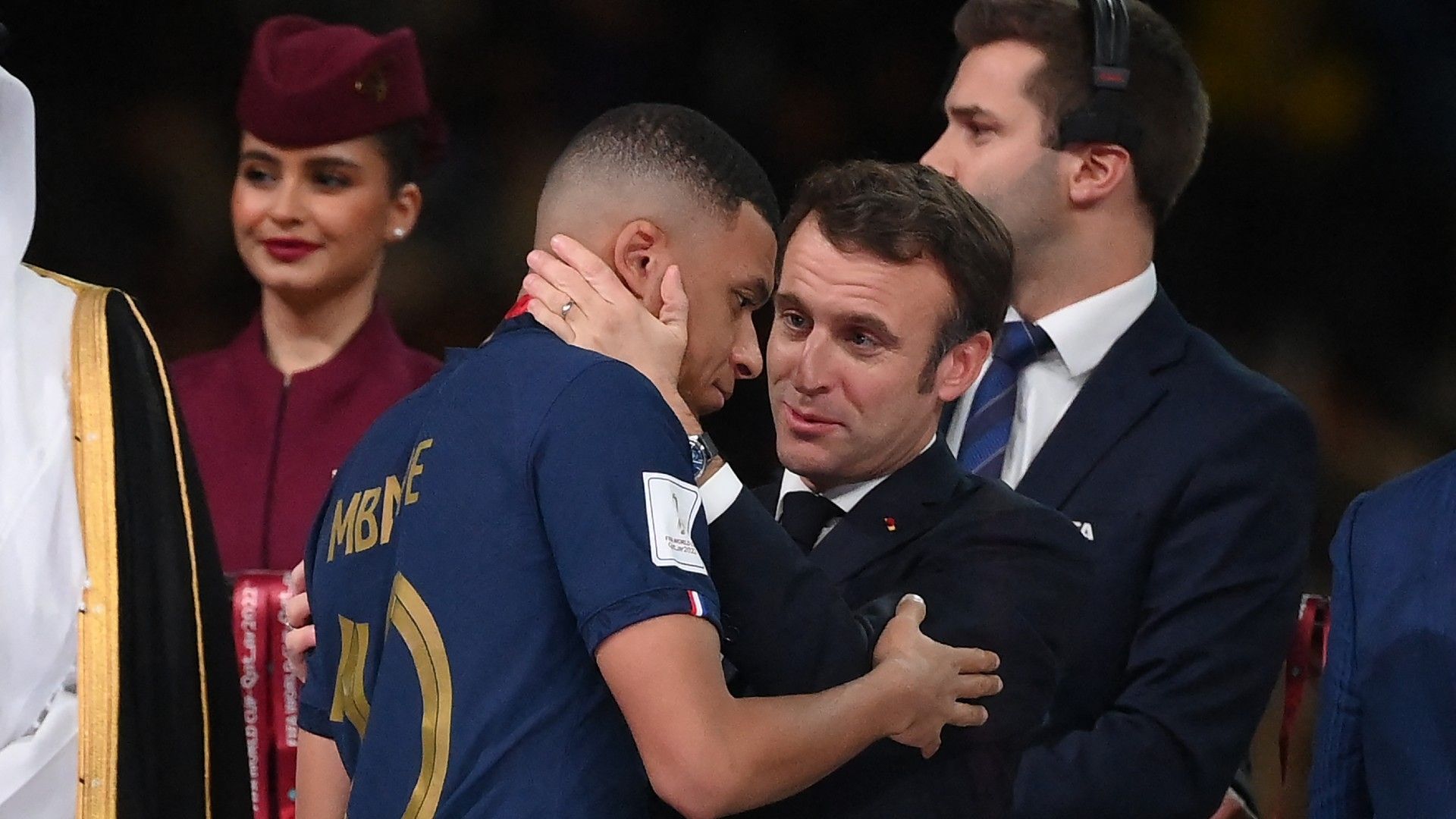 計り知れないほど誇り」フランス大統領、W杯準優勝の選手たちを