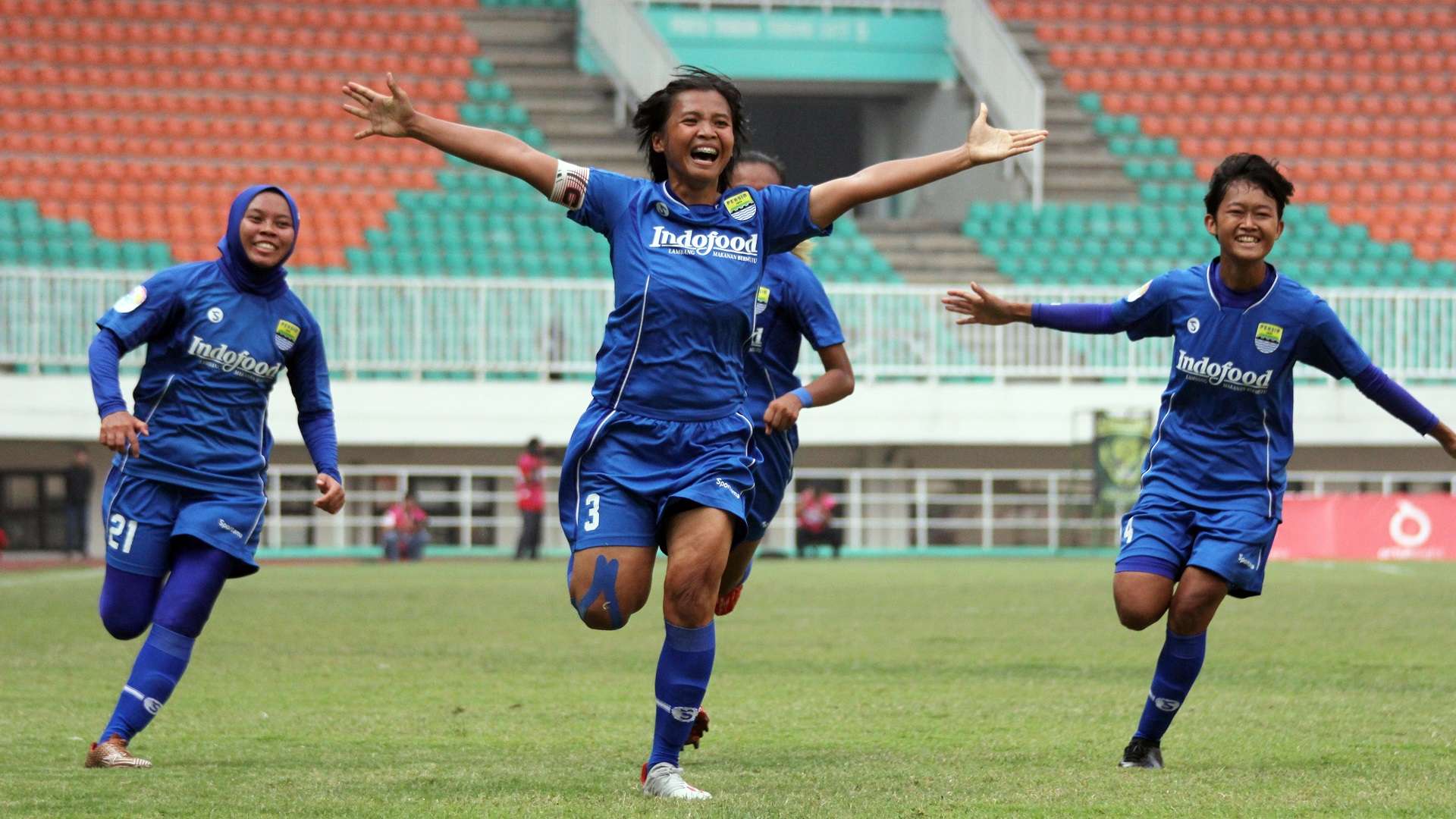 Een Sumarni - Persib Bandung