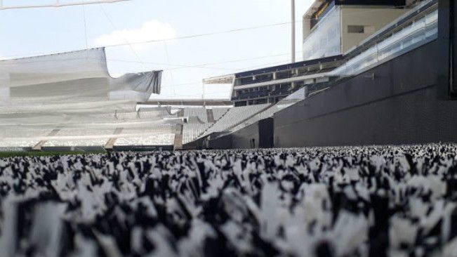Arena Corinthians - Gramado preto e branco - 10/01/2019
