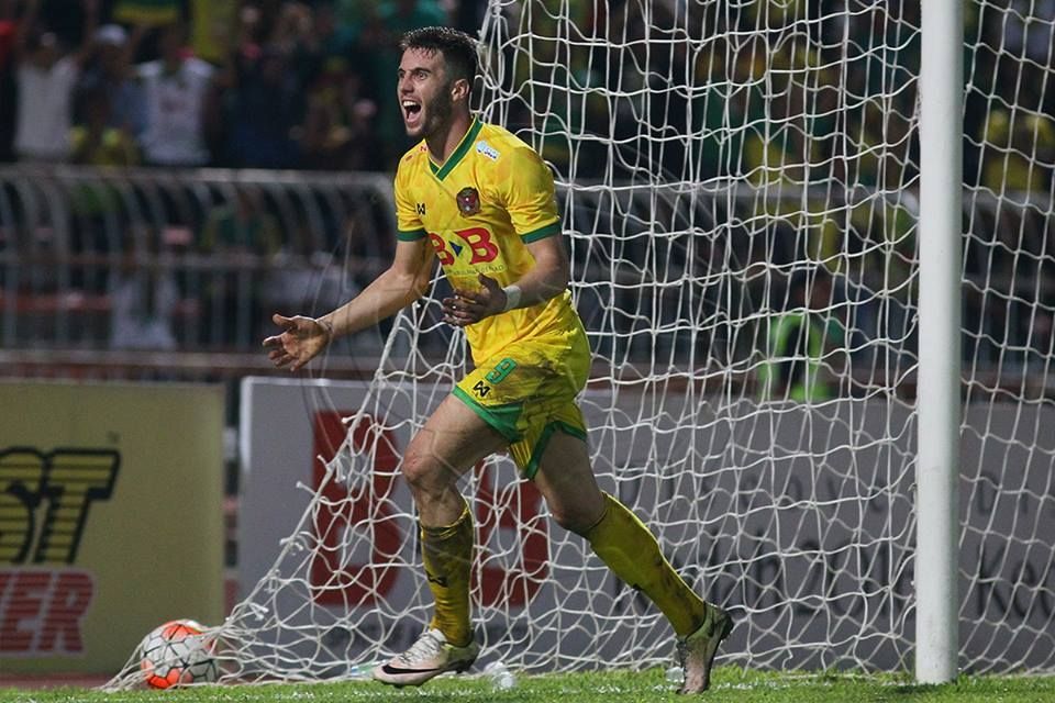 Kedah's Thiago Augusto Fernandes celebrates his goal against Perak 10/9/2016