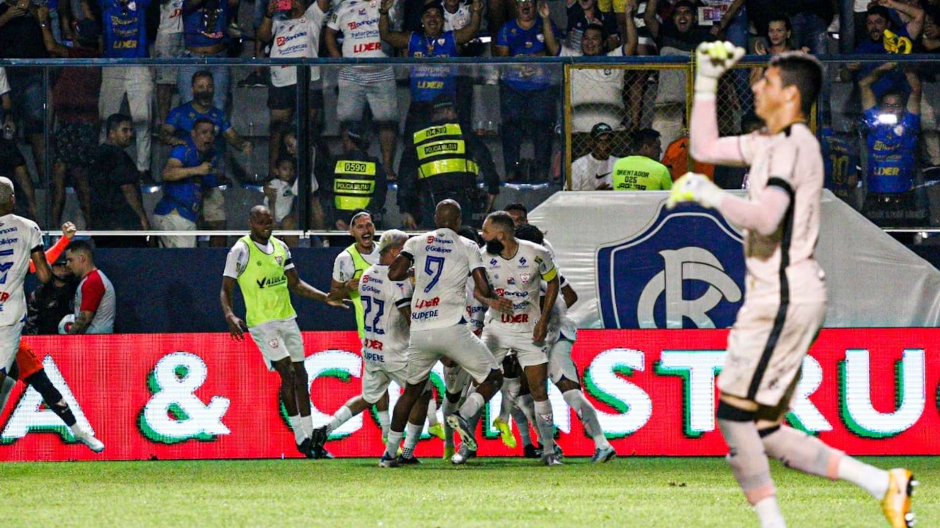 Águia de Marabá Remo