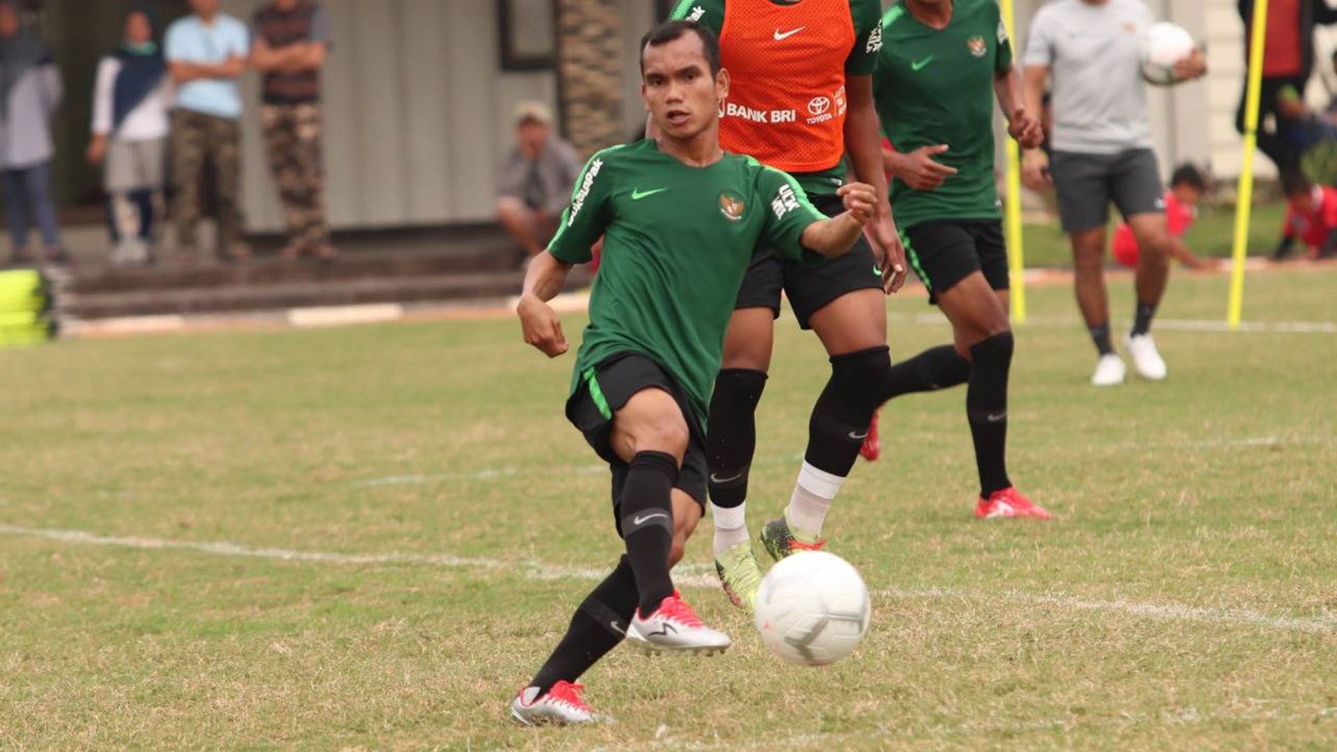 Riko Simanjuntak - Indonesia Latihan