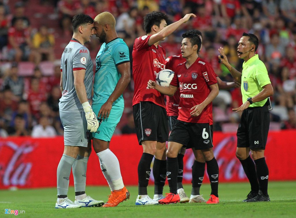 Đặng Văn Lâm Muangthong United Prachuap