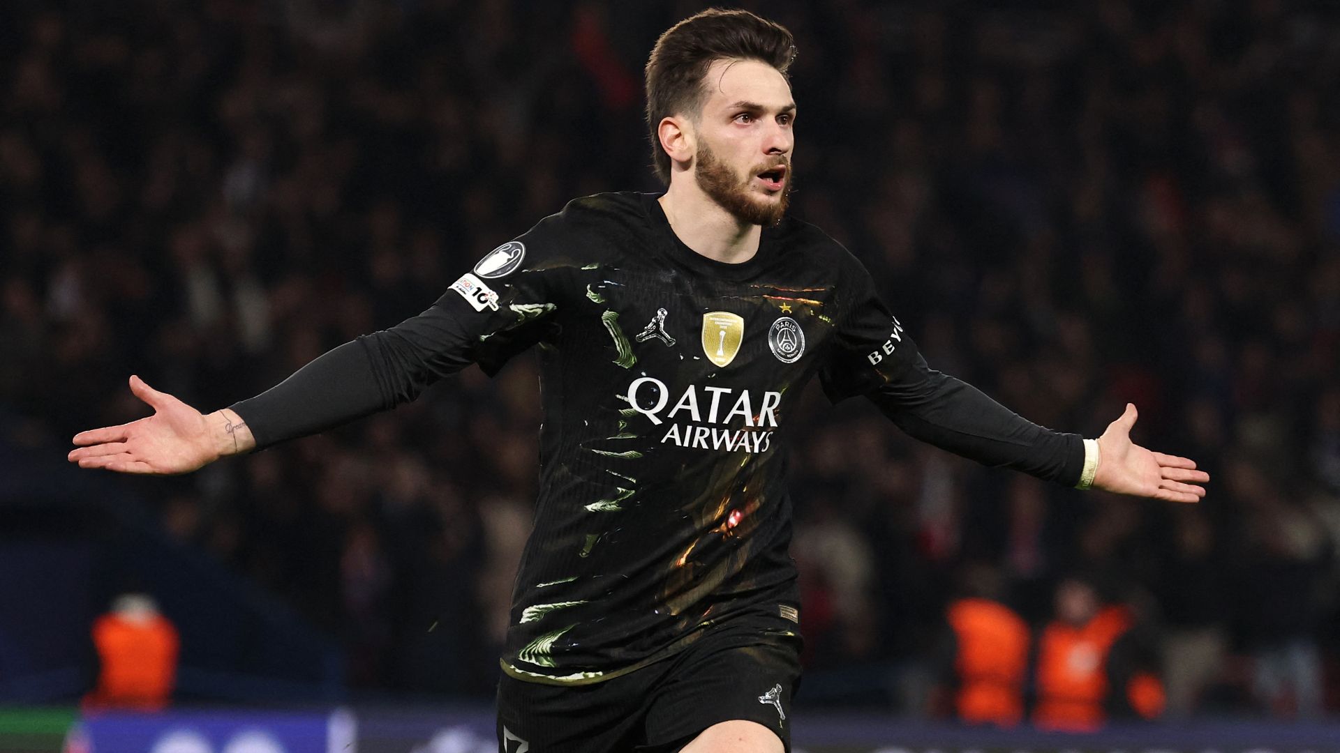 Khvicha Kvaratskhelia PSG Chelsea