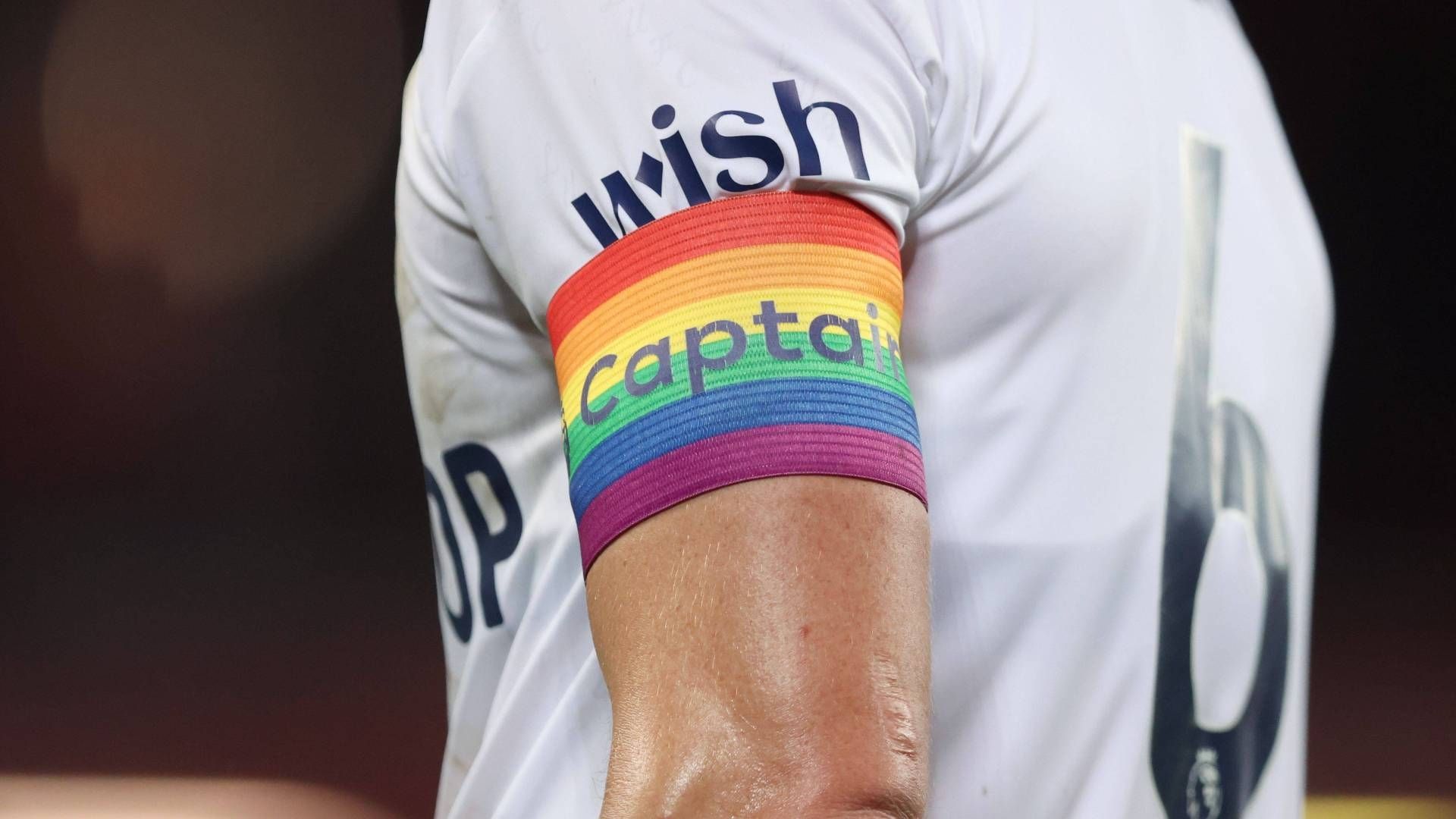 GERMANY ONLY: RAINBOW ARMBAND 