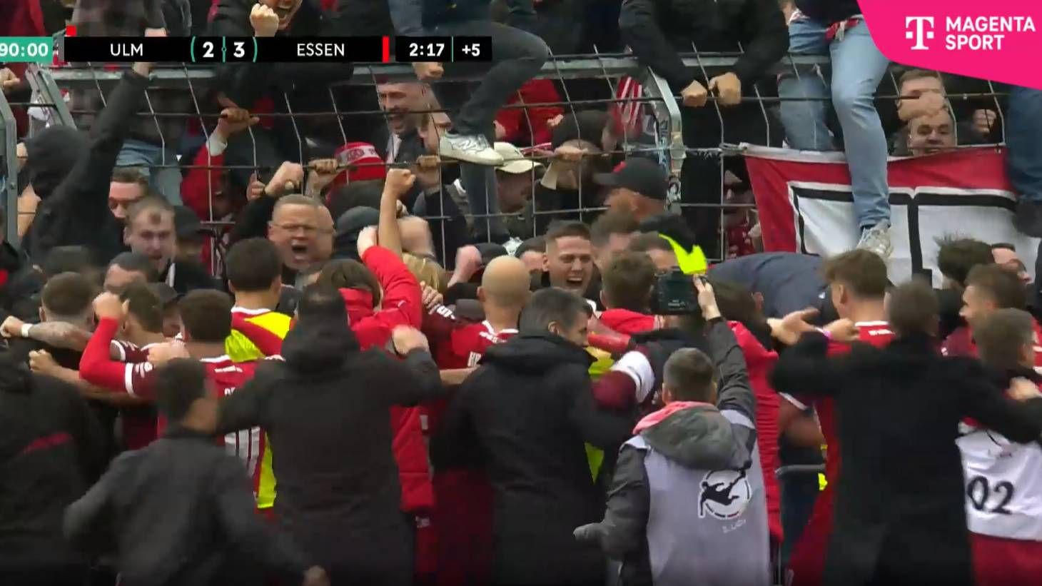 RWE: Jubel nach dem Treffer zur Relegation.