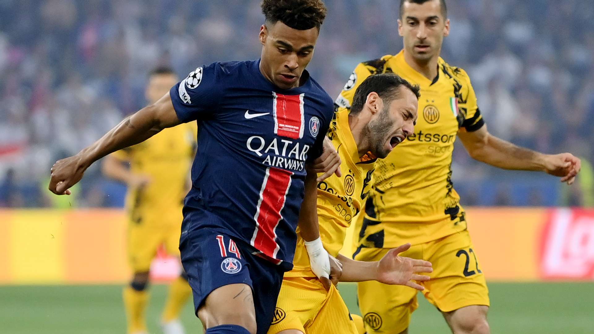 Inter PSG Calhanoglu