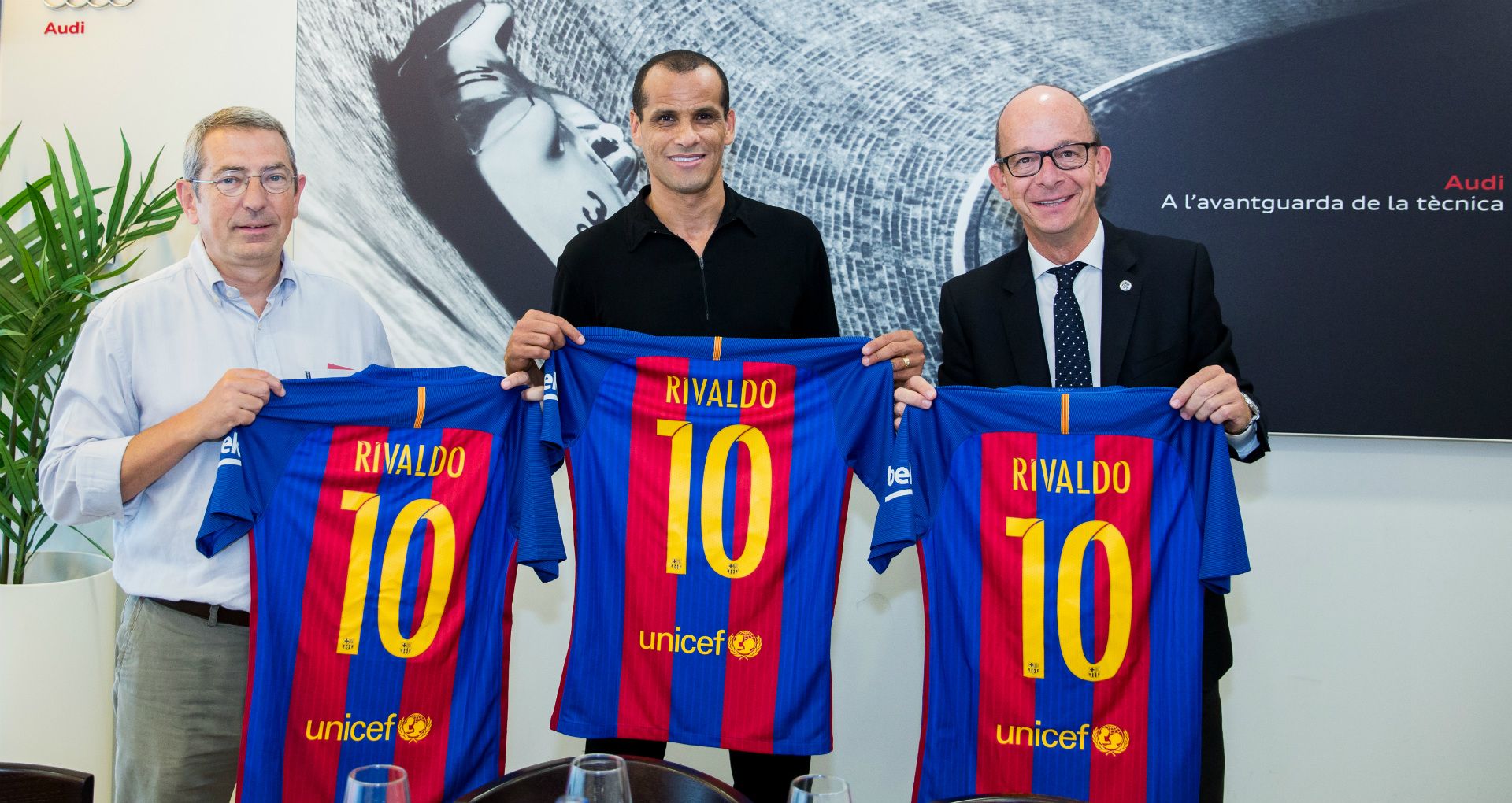 Rivaldo Barcelona Leyends