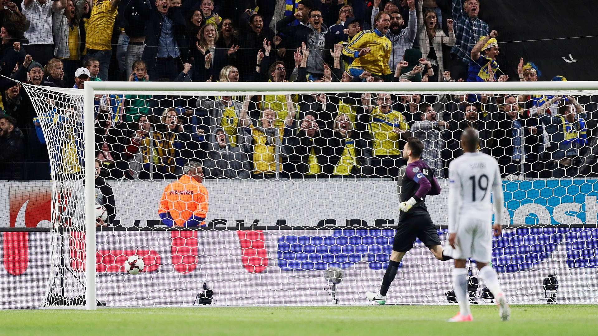 2017-06-10 LLORIS Sweden France