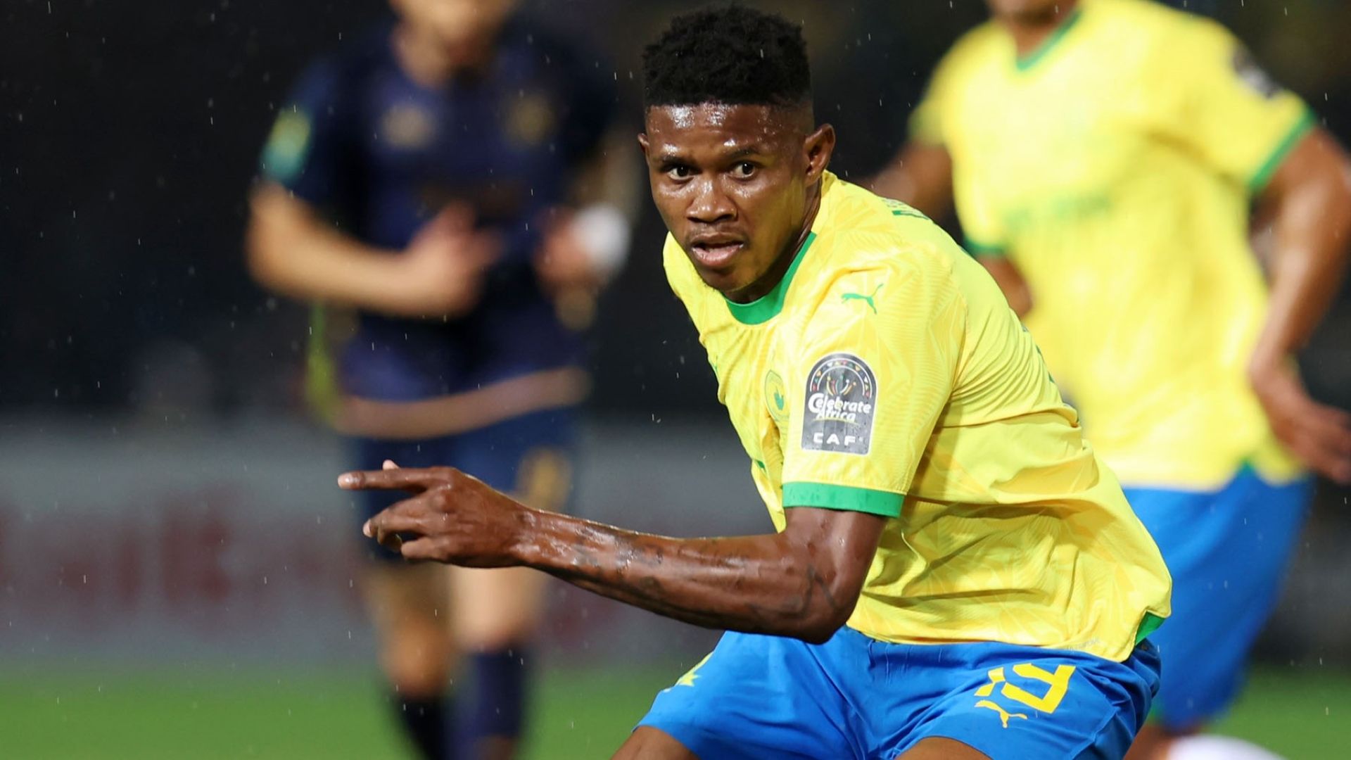 Bathusi Aubaas, Mamelodi Sundowns
