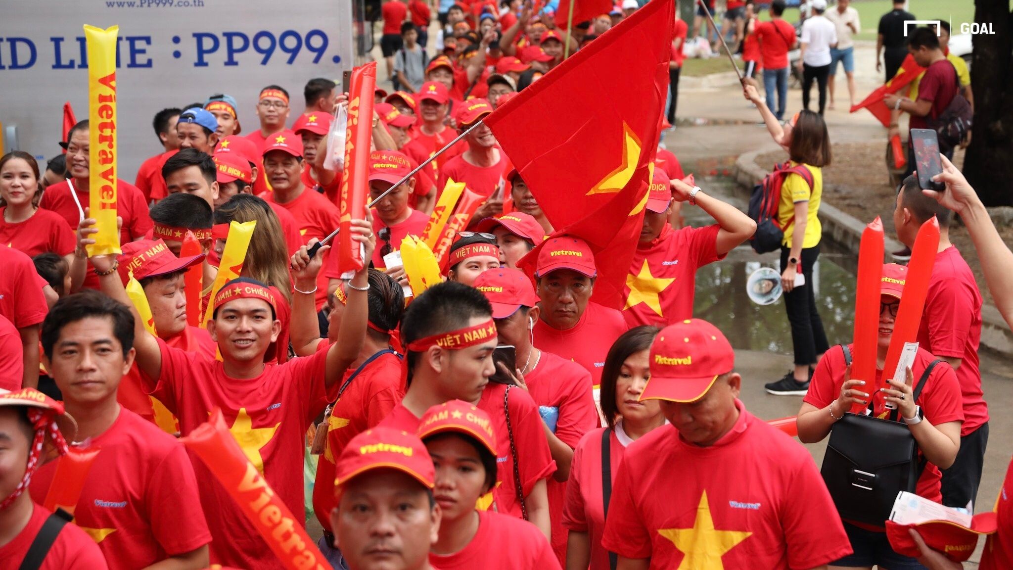 Việt Nam vs Thái Lan. trực tiếp Việt Nam vs Thái Lan. link xem Việt Nam vs Thái Lan. kênh nào chiếu Việt Nam vs Thái Lan. trực tiếp bóng đá hôm nay. xem bong da. mua vé xem Việt Nam vs Thái Lan. vé trận Việt Nam vs Thái Lan. Vietnamese supporters at Thammasat Stadium 5 September 2019 | Vietnam vs Thailand | World Cup qualification (AFC)