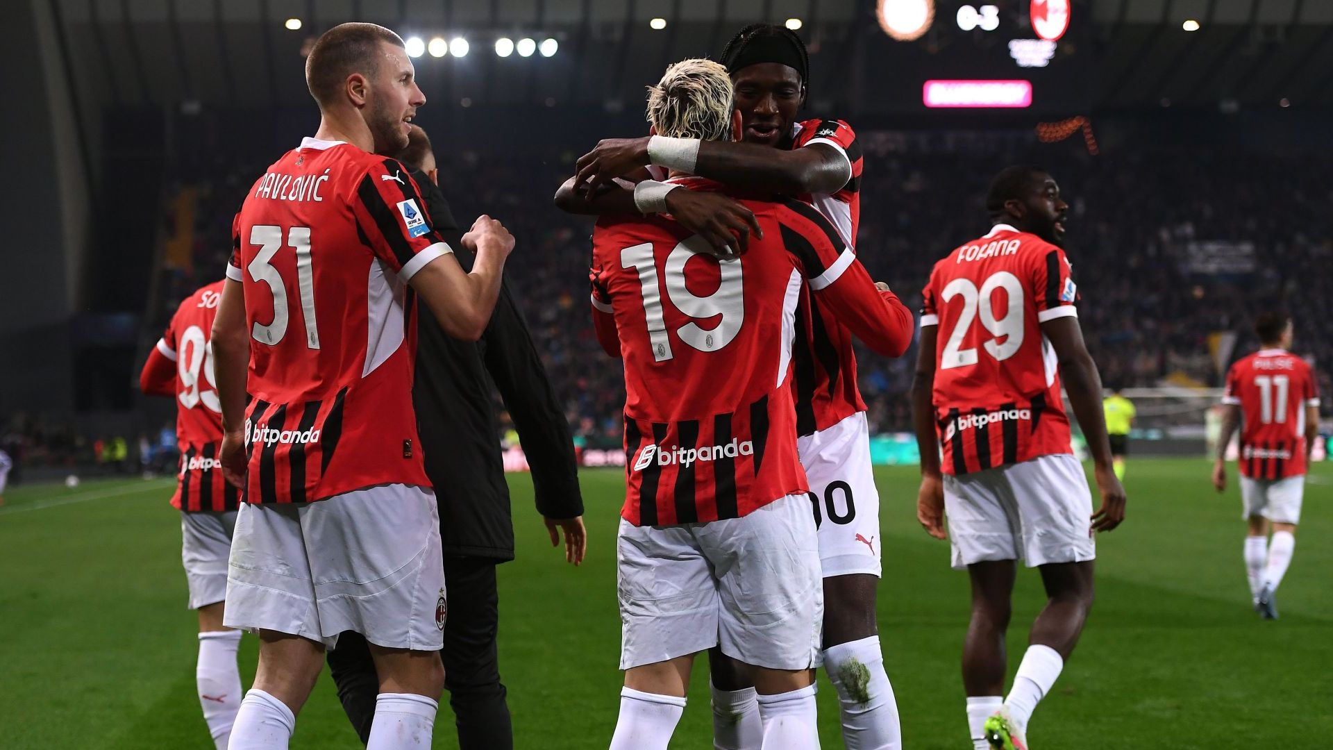 Milan players celebrating DESKTOP