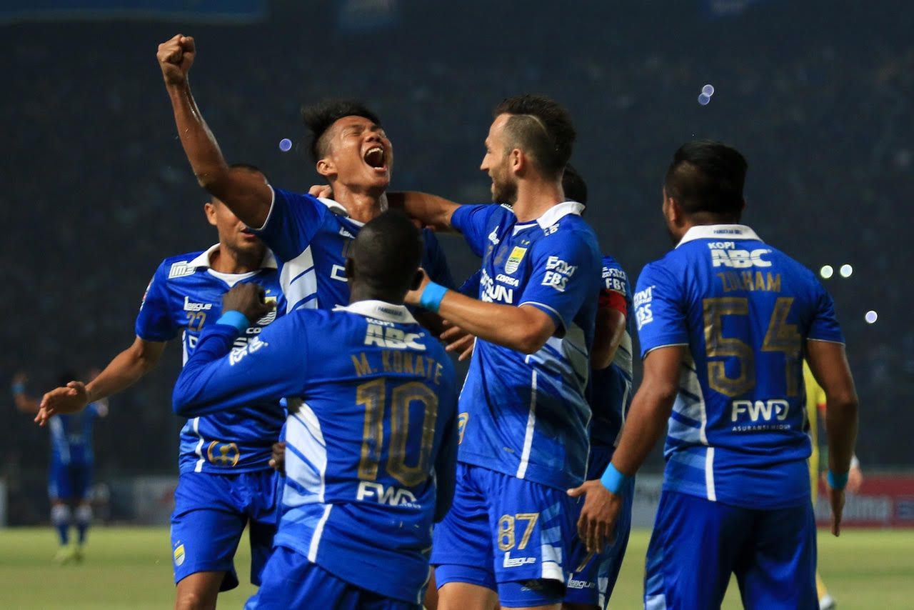 Ahmad Jufriyanto & Illija Spasojevic - Persib Bandung