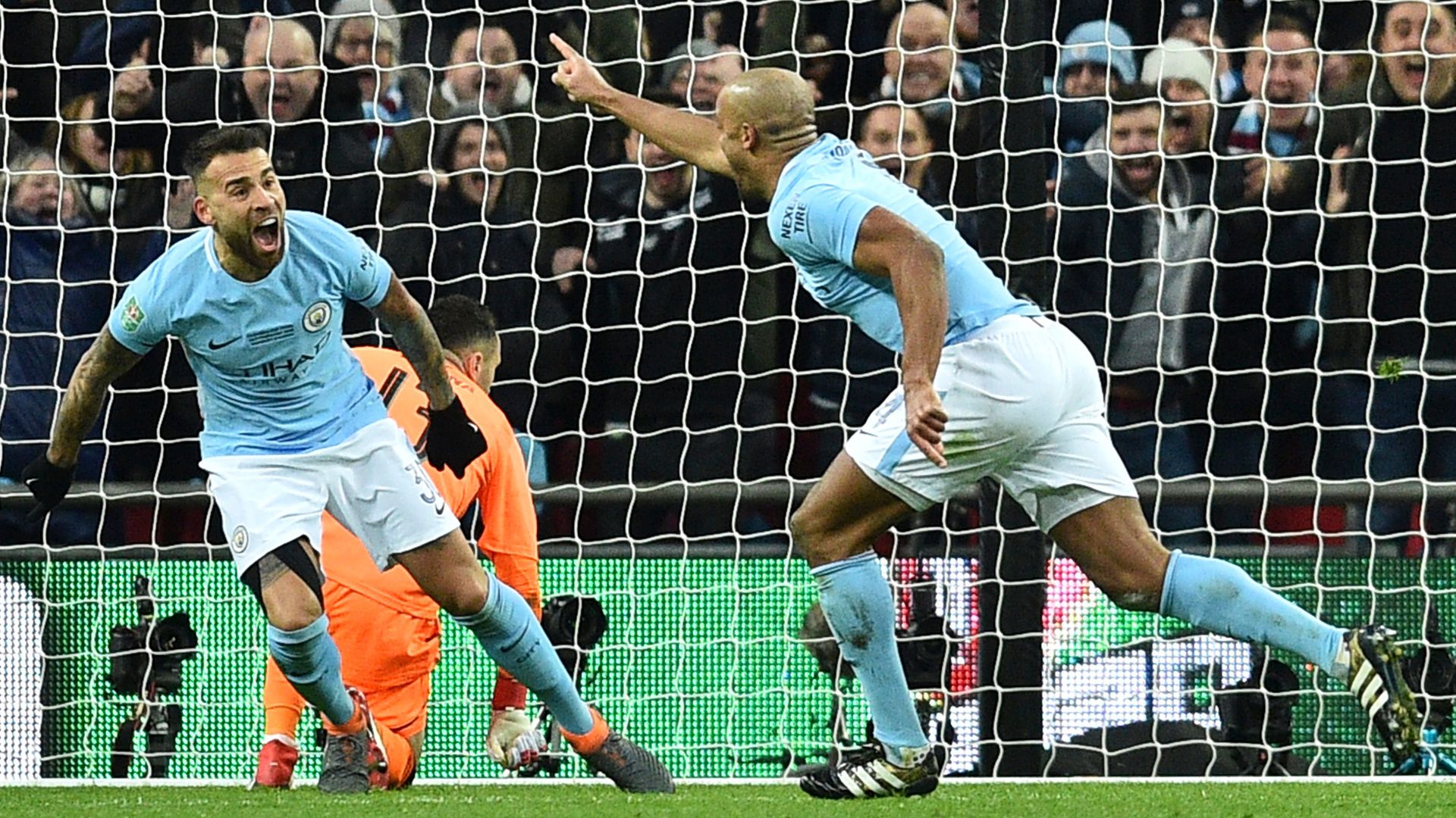 Manchester City Kompany Otamendi 25022018