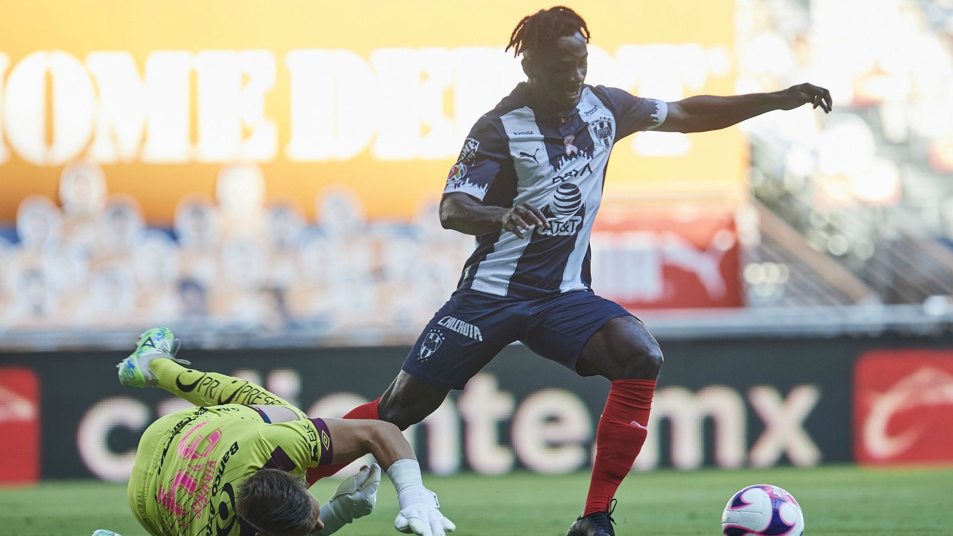Ake Loba Rayados Puebla 171020