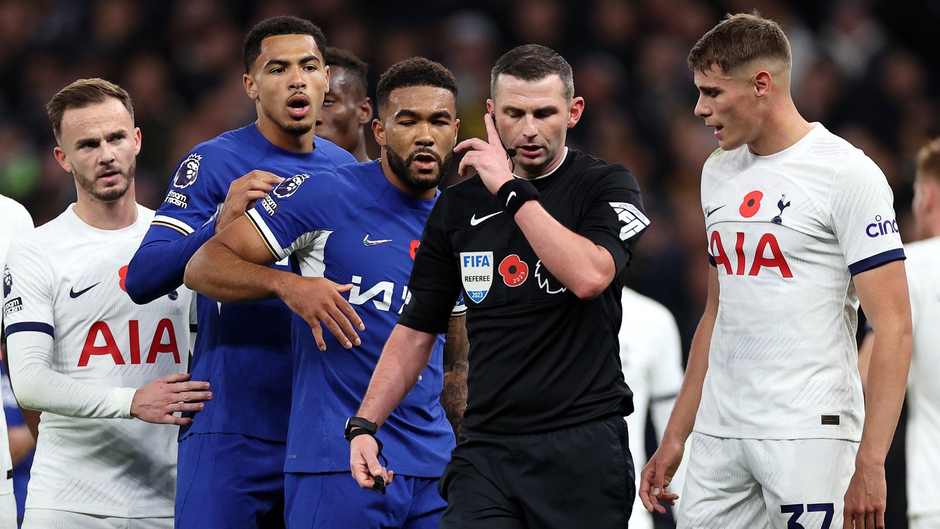 Michael Oliver Tottenham Chelsea 2023-24