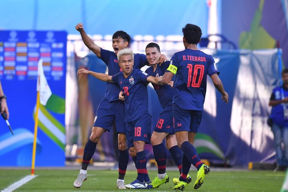 ธีรศิลป์ แดงดา - ชนาธิป สรงกระสินธ์