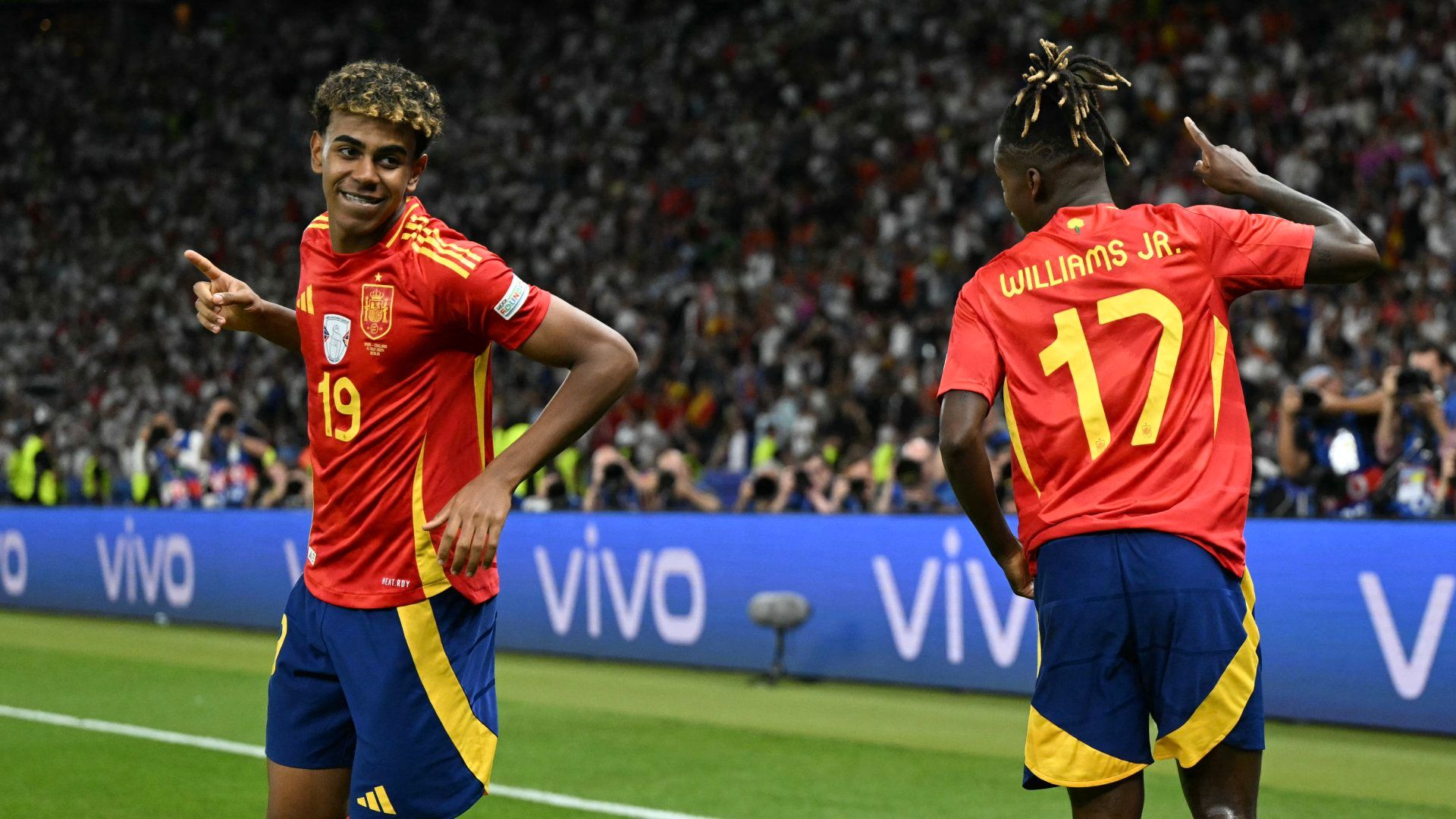 祝EURO優勝　スペイン代表　クワッドサイン　10枚限定 祝EURO優勝 スペイン代表 クワッドサイン 10枚限定 ワッペン