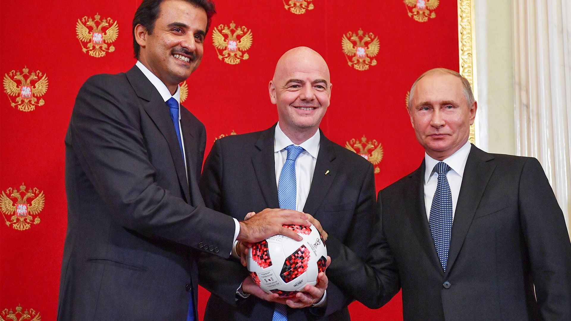 Emir do Catar Sheikh Tamim bin Hamad Al-Thani, Giani Infantino e Putin encontro fim Copa 2018 15 07 18