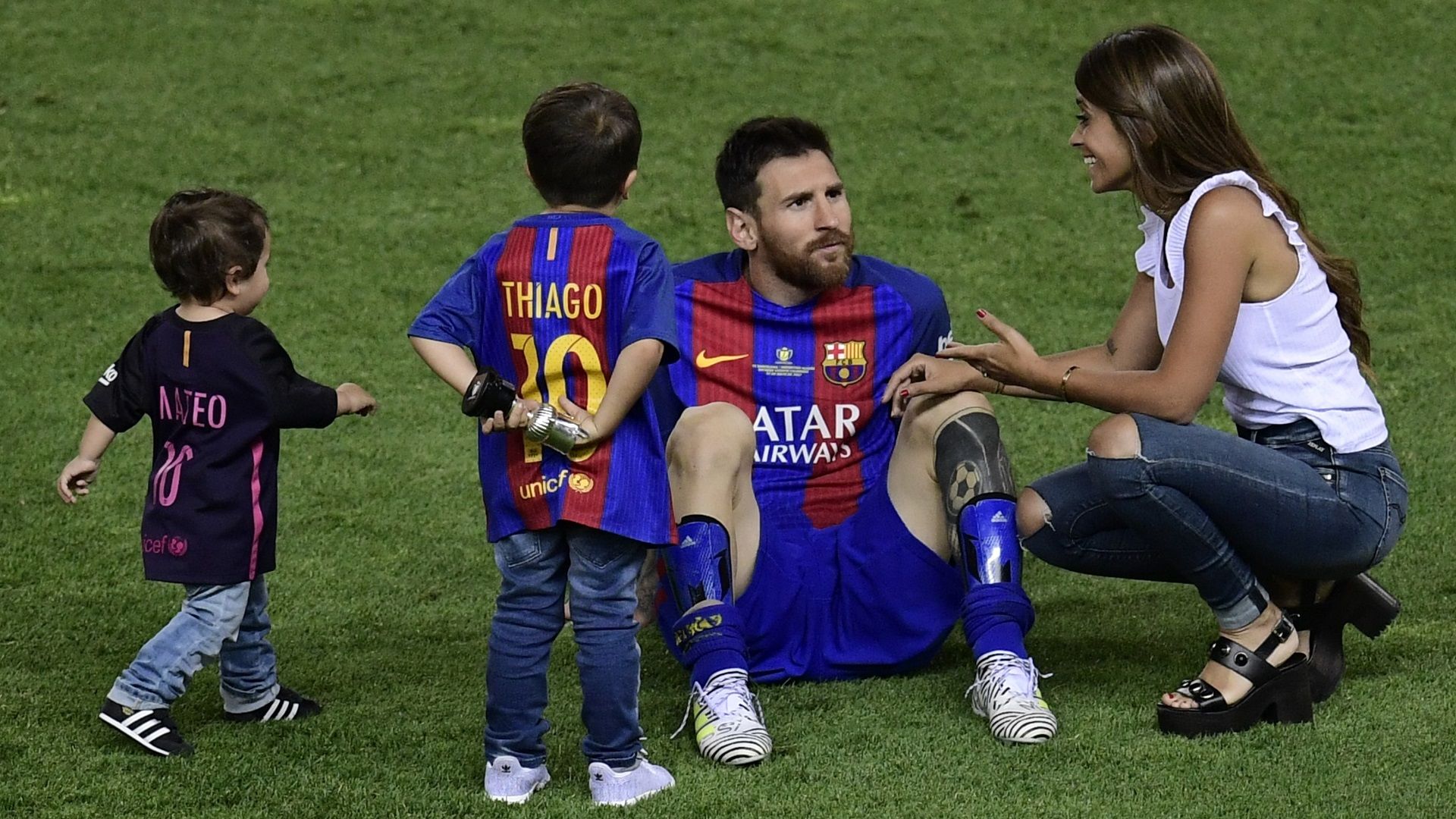 Lionel Messi Antonella Roccuzzo Barcelona Alavés Copa del Rey 27052017