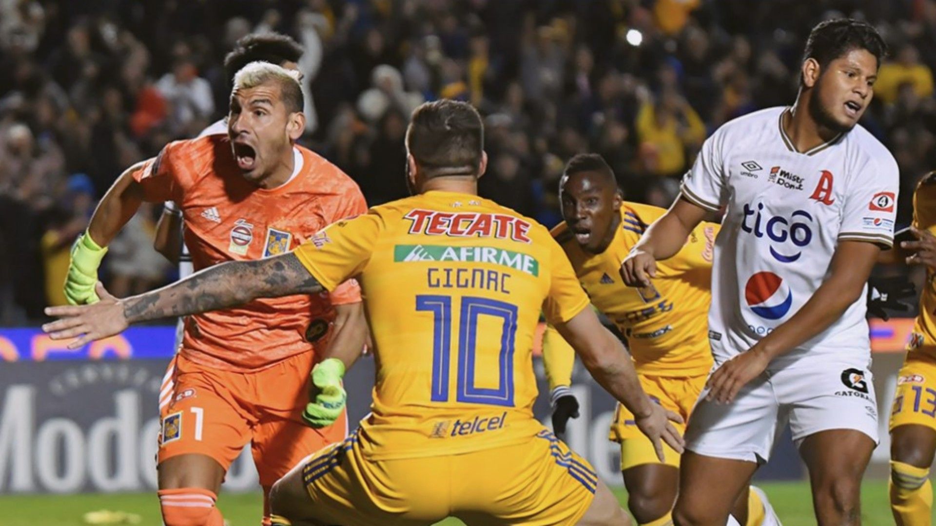 Nahuel Guzmán Tigres 250220