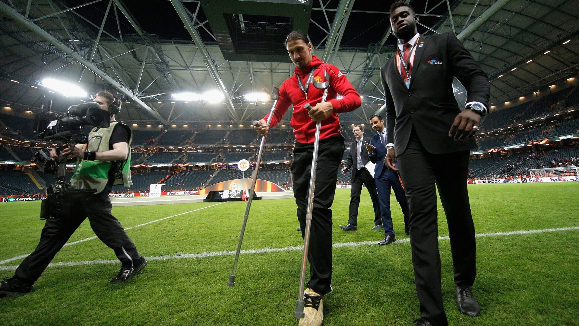 2017-08-21 Ibrahimovic 16-17