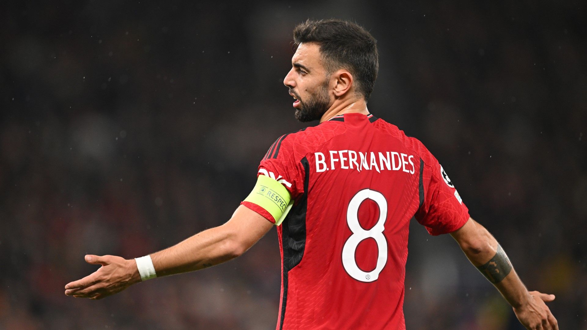 Bruno Fernandes sent stern advice by Man Utd legend Dimitar