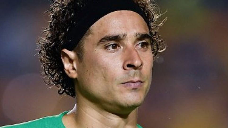 Guillermo Ochoa América 300819