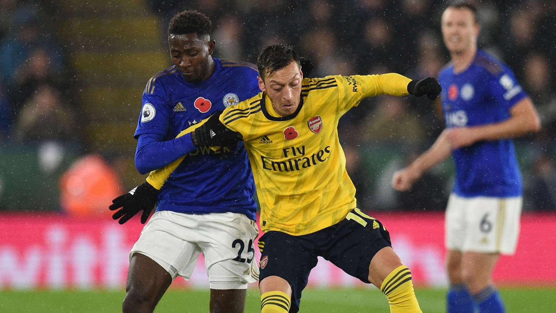 Wilfred Ndidi and Mesut Ozil - Leicester City vs Arsenal 2019-20