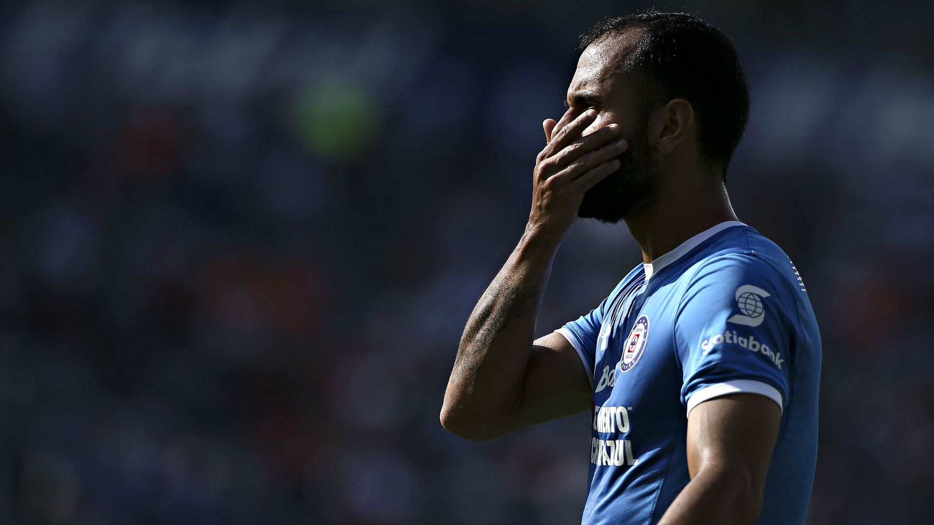 Víctor Vázquez Cruz Azul Pumas
