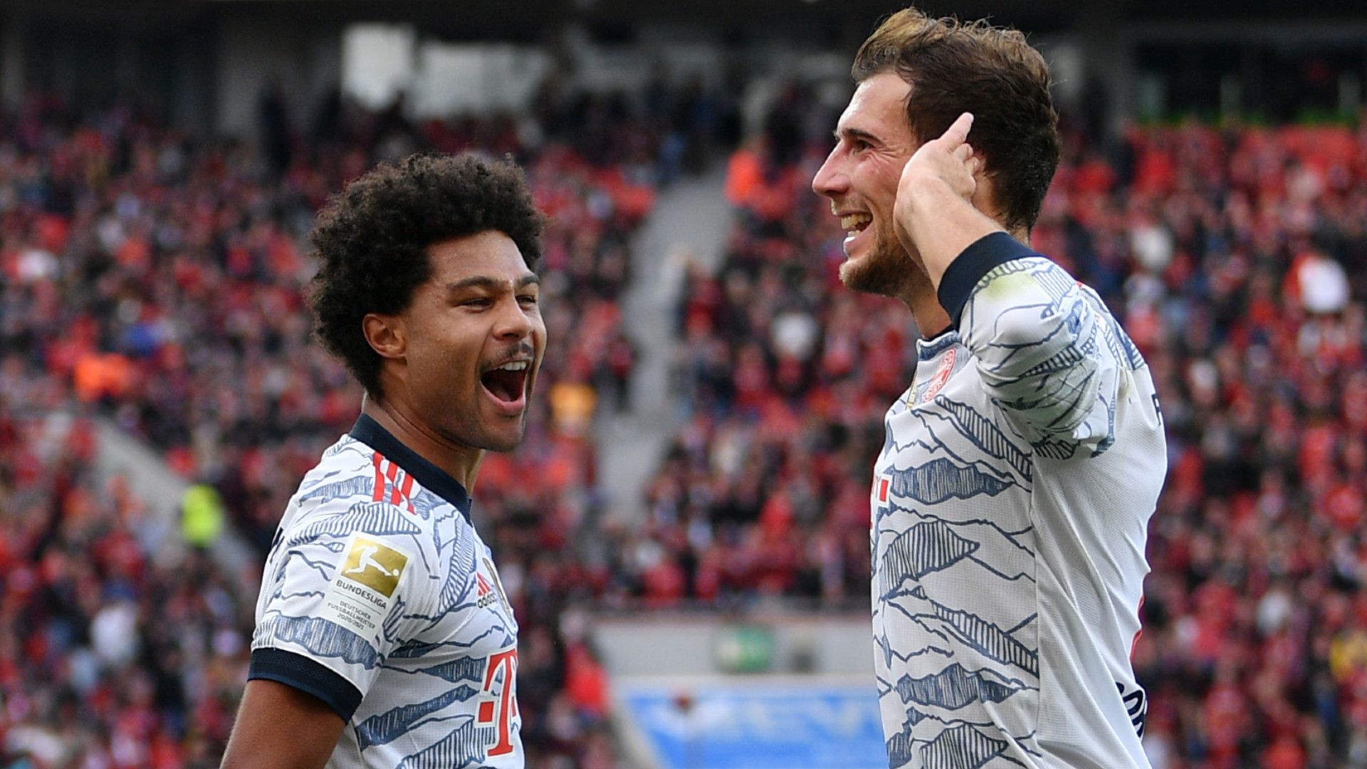 SERGE GNABRY LEON GORETZKA BAYERN MÜNCHEN BUNDESLIGA 17102021
