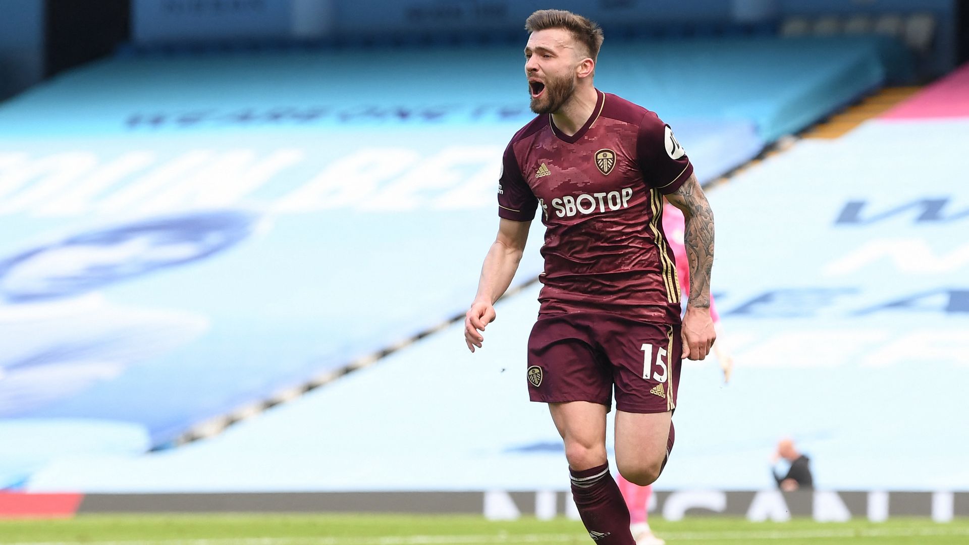 Stuart Dallas. Manchester City vs Leeds United 04.10.2021