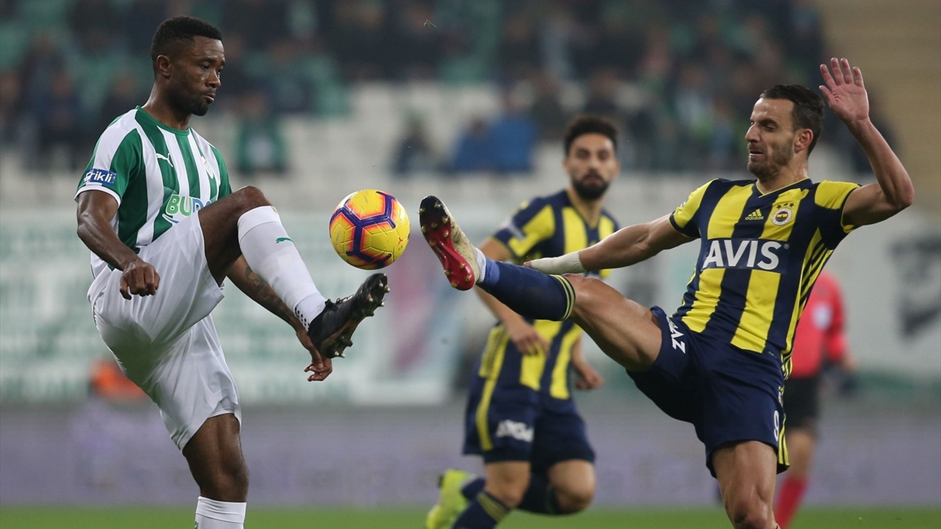 Aurelien Chedjou Roberto Soldado Bursaspor Fenerbahce 1212019