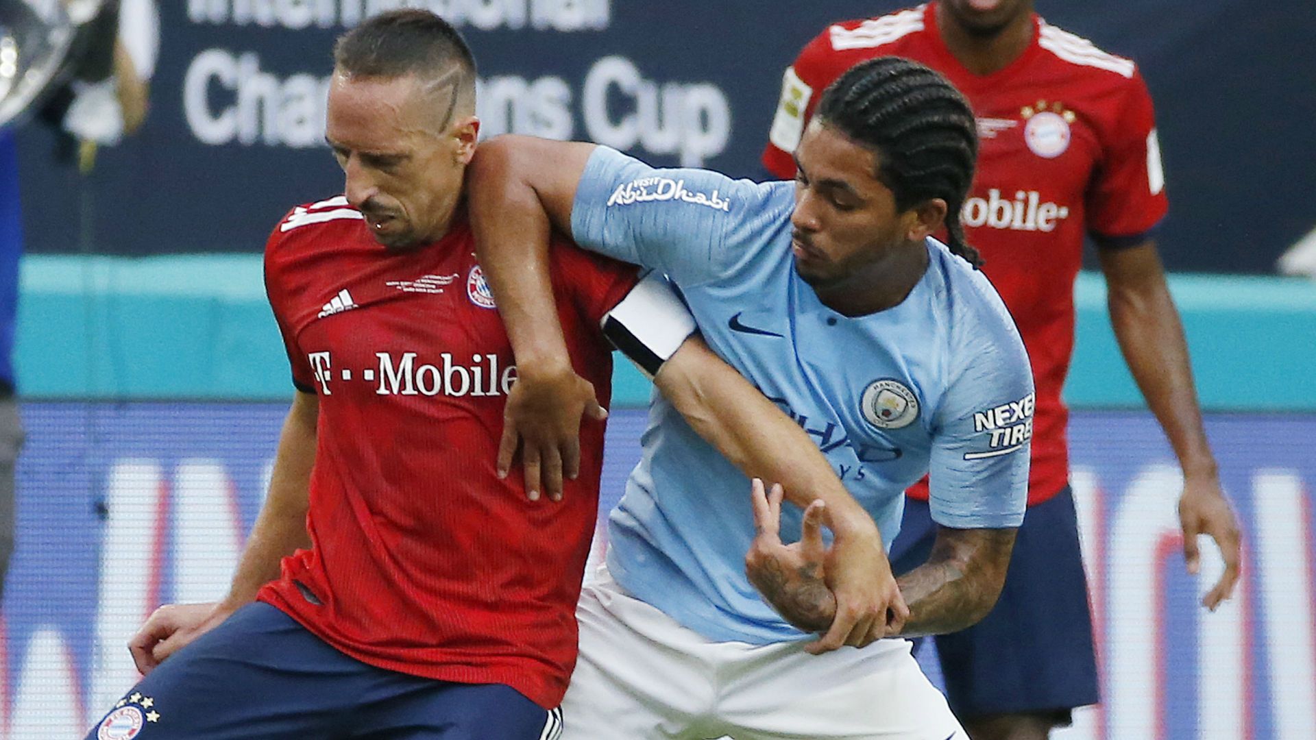 Douglas Luiz Manchester City