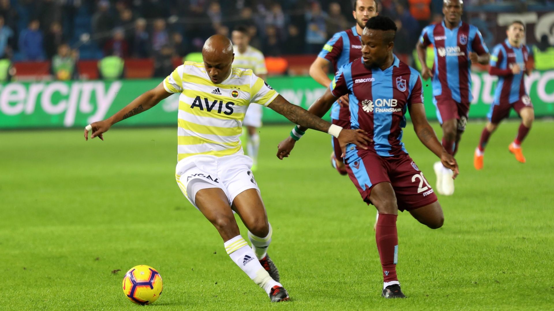 Andre Ayew Ogenyi Onazi Fenerbahce Trabzonspor 11252018